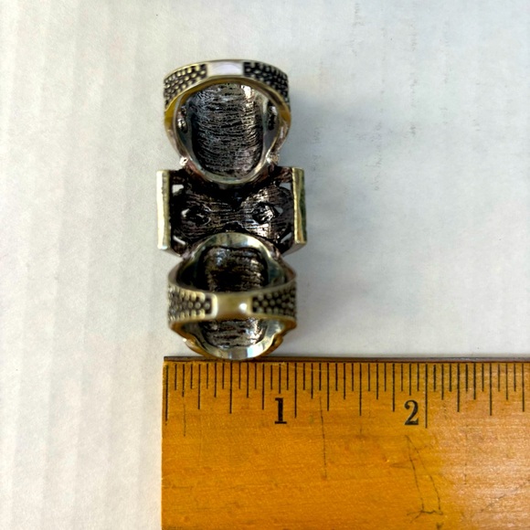 Knight’s Vow Gauntlet Ring - Picture 6 of 7